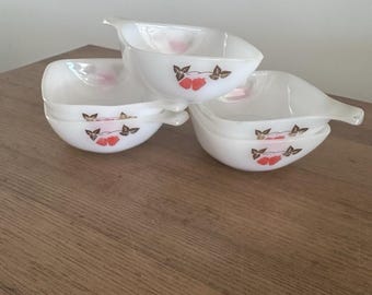 Set di 5 ramekin vintage Crown PYREX per la fiera delle fragole.