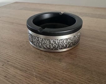 Posacenere Royal Selangor in peltro, modello Classic Expressions, in raso, nuovo.