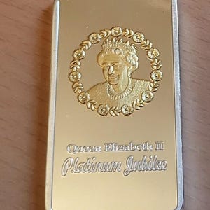 Exquisite Queen Elizabeth II Silver Bar 0.5 Fine from Perth Mint | Uncirculated Collectible Royalty 2022 image 4