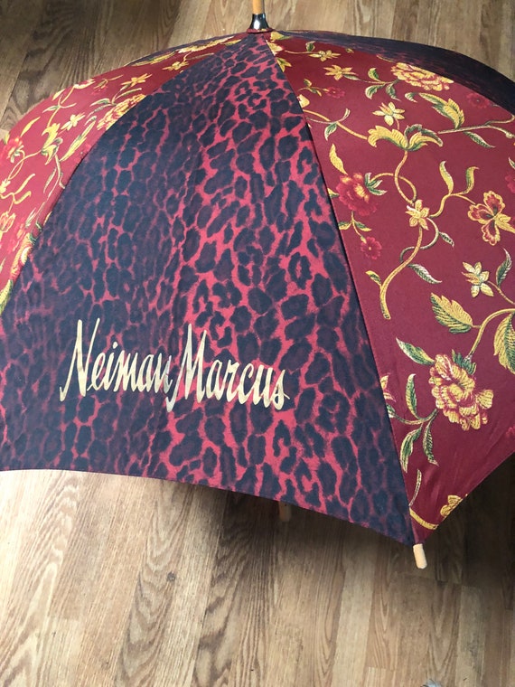 Neiman Marcus Limited Edition Umbrella - image 7