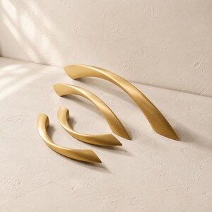 Brushed Brass Cabinet Knobs  Pulls, Zinc Alloy Kitchen Cabinet Hardware, Vintage Dresser Handles, Rustic Furniture Pulls