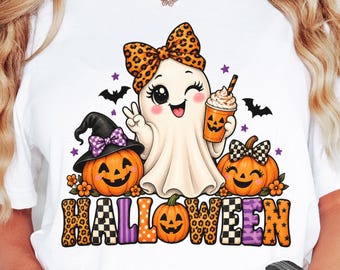 Lindo fantasma de Halloween PNG, fantasma calabaza con lazo de leopardo y bebida de especias de calabaza