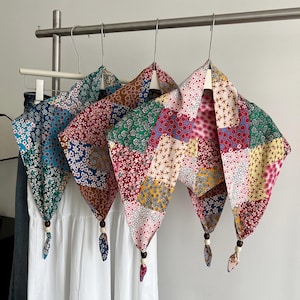 Sciarpa triangolare patchwork vintage, foulard floreale con perline, regalo per nonna e mamma