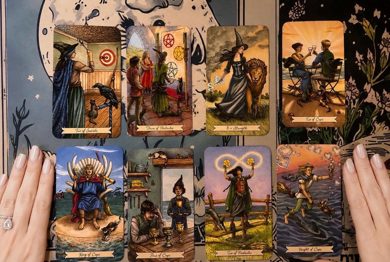 Puede incluir: Una colecci&oacute;n de ocho cartas de tarot dispuestas en dos filas, con ilustraciones tituladas Ten of Swords, Three of Pentacles, Strength, Ten of Cups, King of Cups, Four of Cups, Two of Pentacles y Knight of Cups con coloridas im&aacute;genes de fantas&iacute;a.