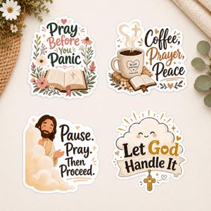 Può includere: Quattro adesivi fustellati con temi religiosi. Uno mostra una Bibbia aperta con il testo Pray Before You Panic. Un altro raffigura una tazza di caffè e un libro con Coffee, Prayer, Peace. Un terzo mostra una figura con Pause, Pray, Then Proceed. L'ultimo mostra una nuvola con Let God Handle It.