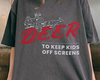 DEER Keep Kids Off Screens Shirt, Funny Hunting Graphic Tee, Retro 90s Parody T-Shirt, Outdoor Nature Lover Gift