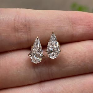 1,00 ct styck Päron Stegskurna Diamantörhängen i Lab Grown-Slip, IGI-certifierade