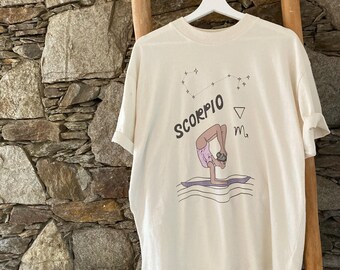 Skorpion Yoga Top | Sternzeichen T-Shirt | Bio-Baumwolle T-Shirt | Skorpion Pose