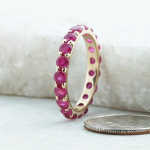 Bague en or jaune massif 14 carats sertie d'un rubis naturel, bague d'éternité, bijou de haute joaillerie