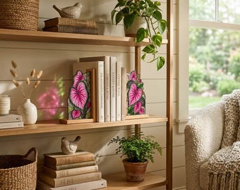 Buchstützen aus Buntglas in Blattform, rosafarbener botanischer Glas-Buchhalter mit Holzsockel, florale Bücherregaldekoration, naturnahes Geschenk für die Heimbibliothek