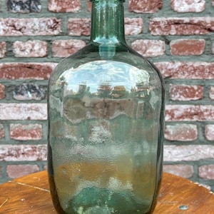 Jarrón damajuana verde vintage, cristal francés antiguo, decoración rústica de granja (30 cm) imagen 4