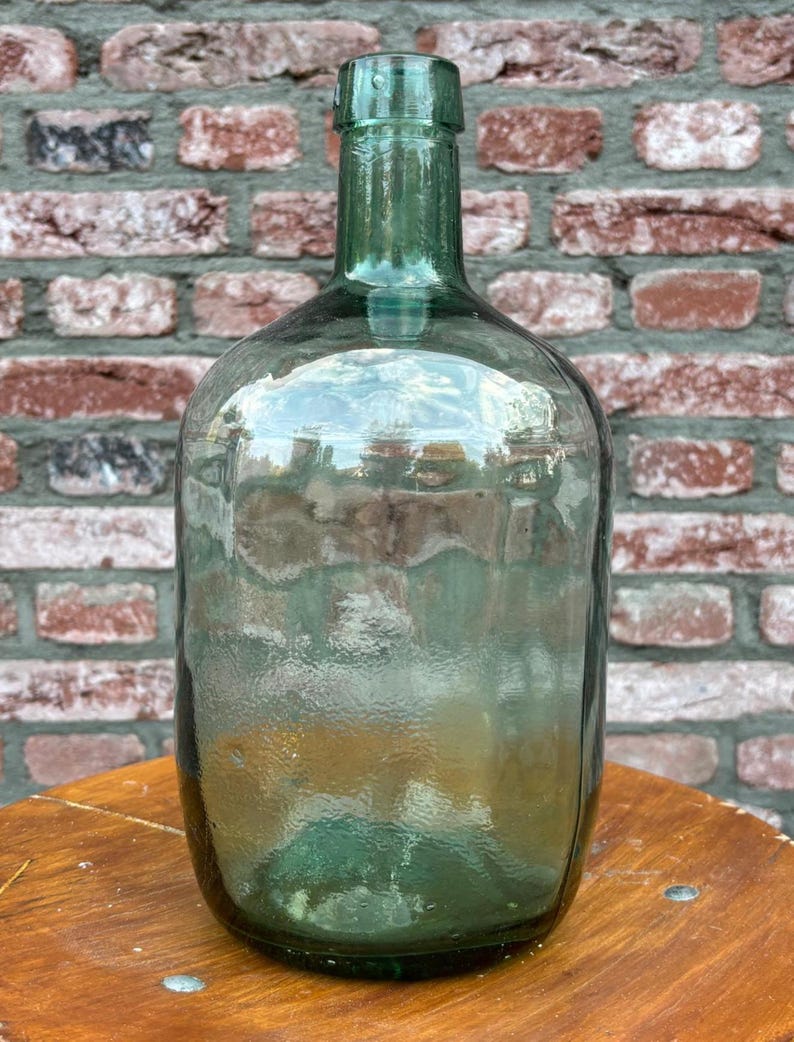 Jarrón damajuana verde vintage, cristal francés antiguo, decoración rústica de granja (30 cm) imagen 4