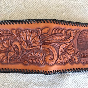 Cartera De Piel Con Imagen De Flores Y Perros