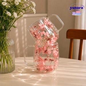 Pressad blommig dubbelväggig glasmugg | Blommig kaffekopp, temugg | Feminin köksinredning