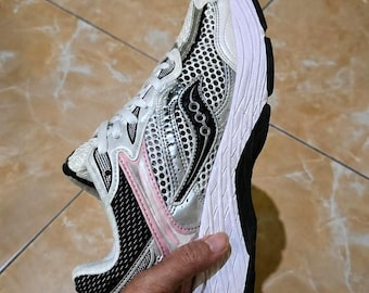 New saucony omni 9 Silver Pink, Unisex running shoes, Trainers streetwear sneakers