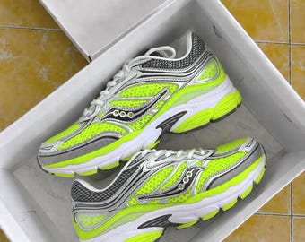New Saucony Omni 9 neon yellow lime green, Unisex running shoes, sneakers trainers streetwear