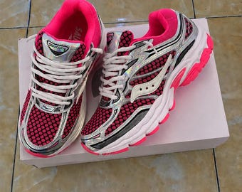 Saucony Omni 9 Glow Pink, Rose Pink White Full Accents, Unisex Running Shoes Trainers