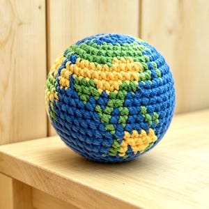 かぎ針編み地球儀パターンPDF、あみぐるみ地球儀ハッキーサックチュートリアル（デジタルダウンロード）