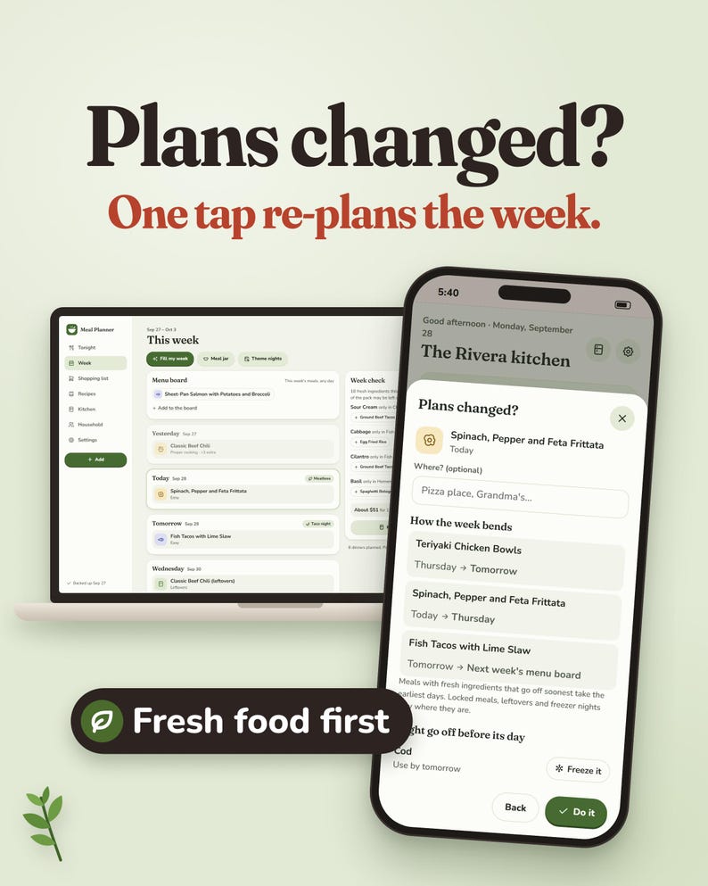 Puede incluir: Un ordenador port&aacute;til y un smartphone con una aplicaci&oacute;n de planificaci&oacute;n de comidas. Las pantallas muestran un men&uacute; semanal, listas de ingredientes y una ventana emergente titulada Plans changed? para reprogramar comidas como la frittata.