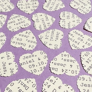 Confetti di crema a forma di cuore smerlato personalizzati / Qualsiasi testo / Cuori personalizzati / Decorazioni per feste di compleanno, fidanzamento e matrimonio