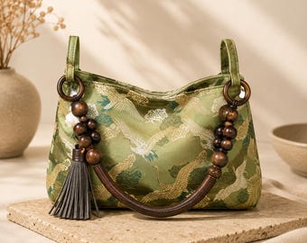 Schultertasche mit Kranichstickerei, Chinoiserie-Handtasche, orientalische Brokattasche, Quastenhandtasche, grüne Tragetasche im Vintage-Stil, Vintage-Tasche