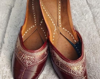 Handmade Leather Jutti Shoes: Gold Embellished Ethnic Bridal Flats