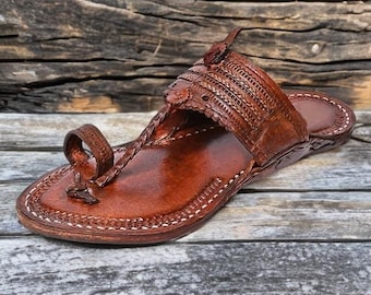 Indian Leather Shoes For Mens Kolhapuri Slipper Gift For Him Men Slip On Punjabi Men Jutti Men Shoes Handcrafted brown Daily Wear Footwear