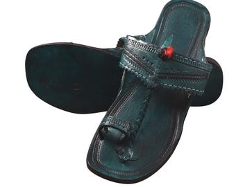 Indiska kvinnor Handgjorda läder Kolhapuri Tofflor Indiska Slip-On Flats Gröna Jutti Kolhapuri sandaler Punjabi Jutti Etniska Mojari Skor