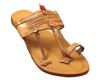 Indische gelbe Lederschuhe für Männer Kolhapuri Slipper Geschenk für ihn Männer Slip auf Punjabi Männer Jutti Männer Schuhe handgefertigte tägliche tragen Schuhe