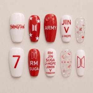 Unghie finte rosse e bianche BTS Army, unghie finte Bangtan Kpop Fandom, unghie acriliche personalizzate a goccia d'acqua 3D, nail art per concerti di idol.