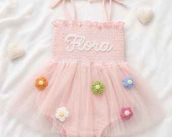 Elegante geborduurde perzikkleurige jurk, exclusief gedragen voor de eerste verjaardag van je baby