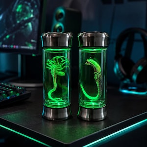 Alien Movie Specimen Jar LED Lamp, Facehugger & Chestburster Xenomorph Glow Night Light, Horror Gaming Desk Decor Gift for Alien Fans