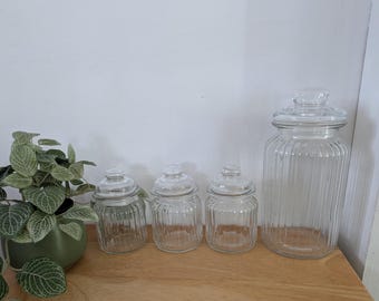 Kitchen pots