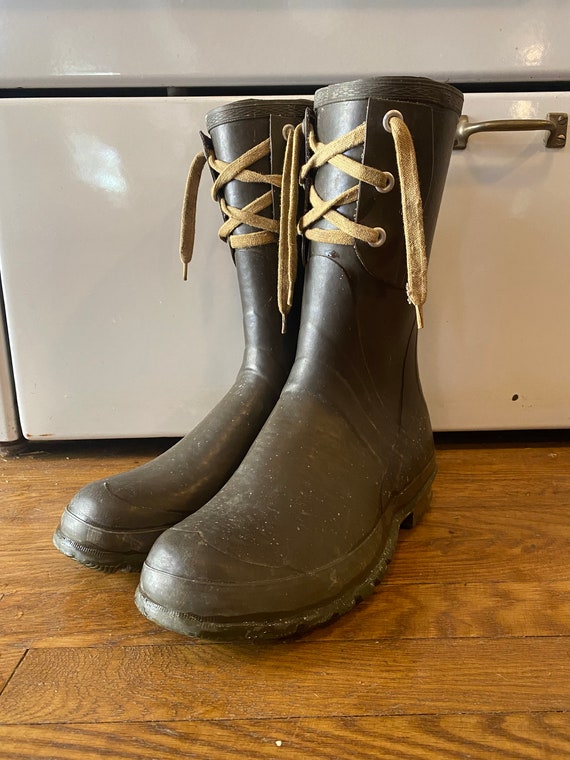 Bottes vintage Chanel en cuir et vernis noir - Chez Sarah