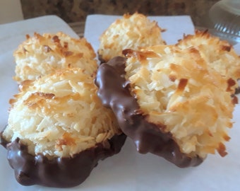 Large 12 COUNT ~ Naturally GLUTEN FREE Toasted Coconut Macaroons Dipped Chocolate ~ Yum!