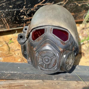 Casco de Ranger de la NCR hecho por un fan