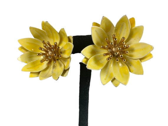 Trifari Flower Earrings Sweet Yellow Buttercups C… - image 10