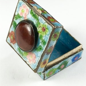 Chinese Enamel Pill Box Carnelian Top Export Piece As Is Sale image 1