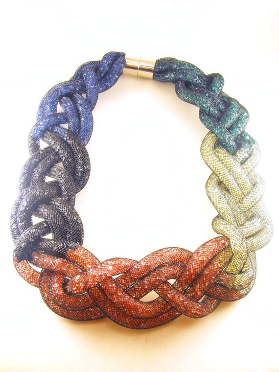 Mesh necklace filled with crystals discount