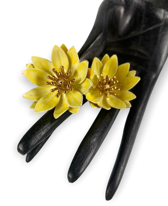 Trifari Flower Earrings Sweet Yellow Buttercups C… - image 9