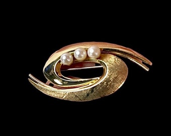 Cultured Pearl Brooch 12kgf Mid Century Mod Pearl Swirl Design Lovely Pin