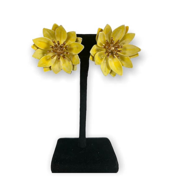 Trifari Flower Earrings Sweet Yellow Buttercups C… - image 1