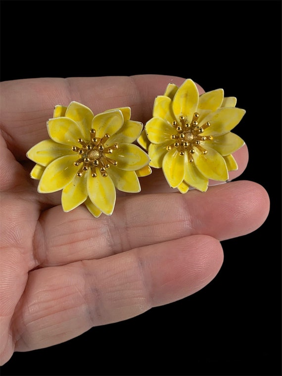 Trifari Flower Earrings Sweet Yellow Buttercups C… - image 6