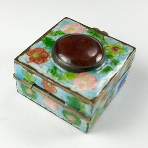 Chinese Enamel Pill Box Carnelian Top Export Piece As Is Sale image 6