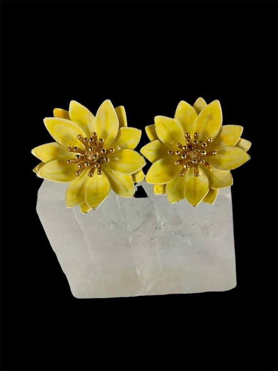 Trifari Flower Earrings Sweet Yellow Buttercups C… - image 8