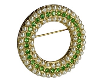 Signed Weiss Circle Pin Rhinestone Pearls Peridot Green Vintage Costume Jewelry