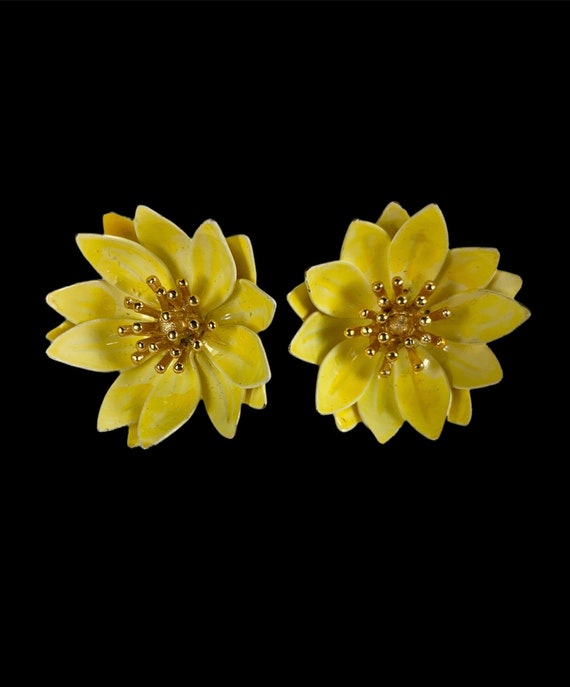 Trifari Flower Earrings Sweet Yellow Buttercups C… - image 3