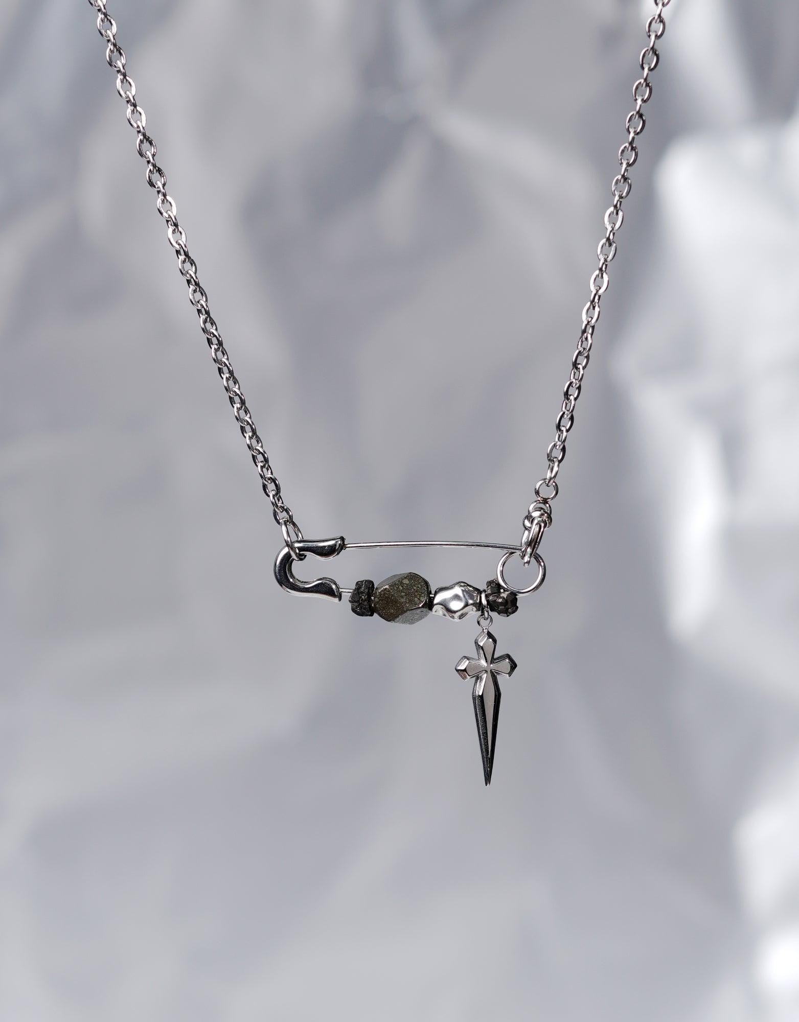 Safety pin necklace - Etsy 日本