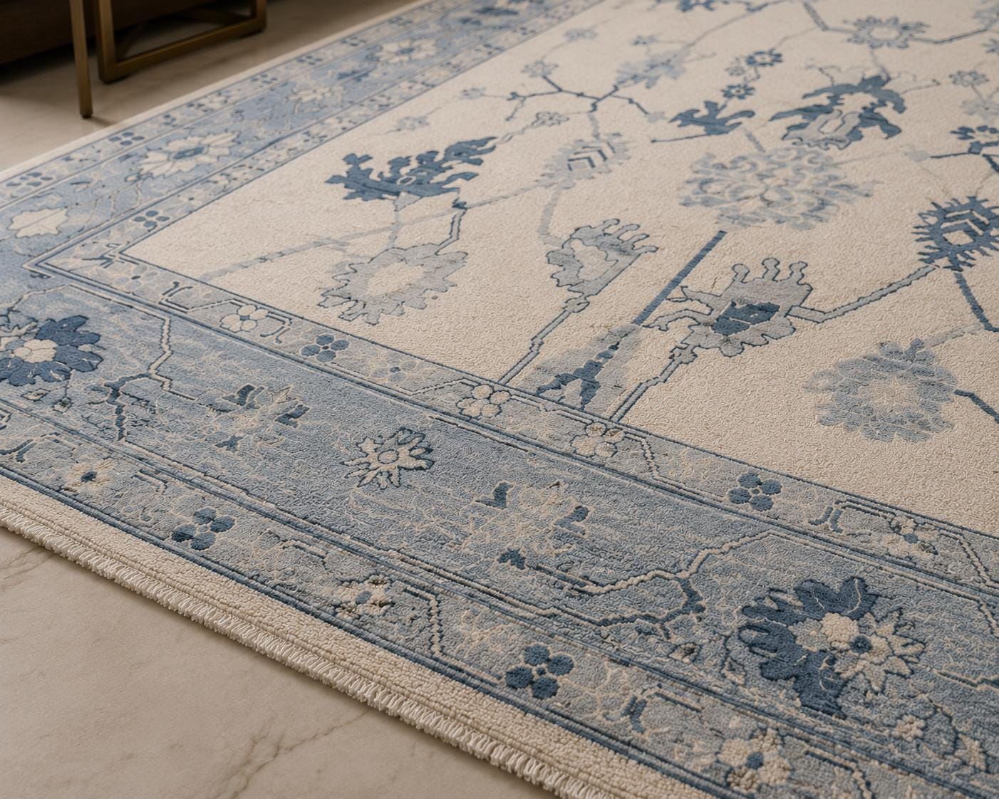 Traditional Floral Hand Knotted Wool Rug