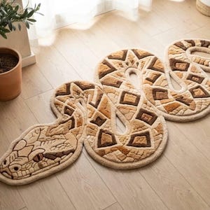 Tapis en laine enroulée en forme de serpent, tufté à la main, motif à écailles réalistes, pièce maîtresse de décoration bohème